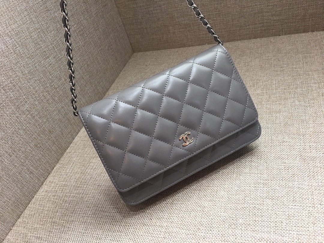 Lambskin Wallet On Chain Shoulder Bag A33814 Gray/Silver